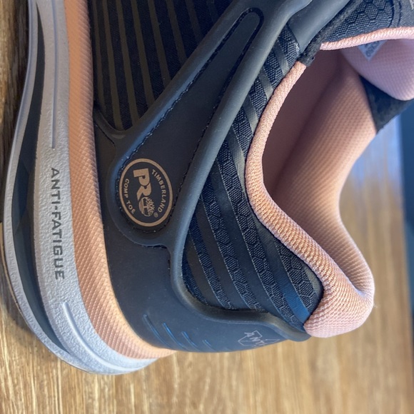 Timberland women steal toe work shoes black and pink Never worn Size 8.5 - Picture 4 of 6